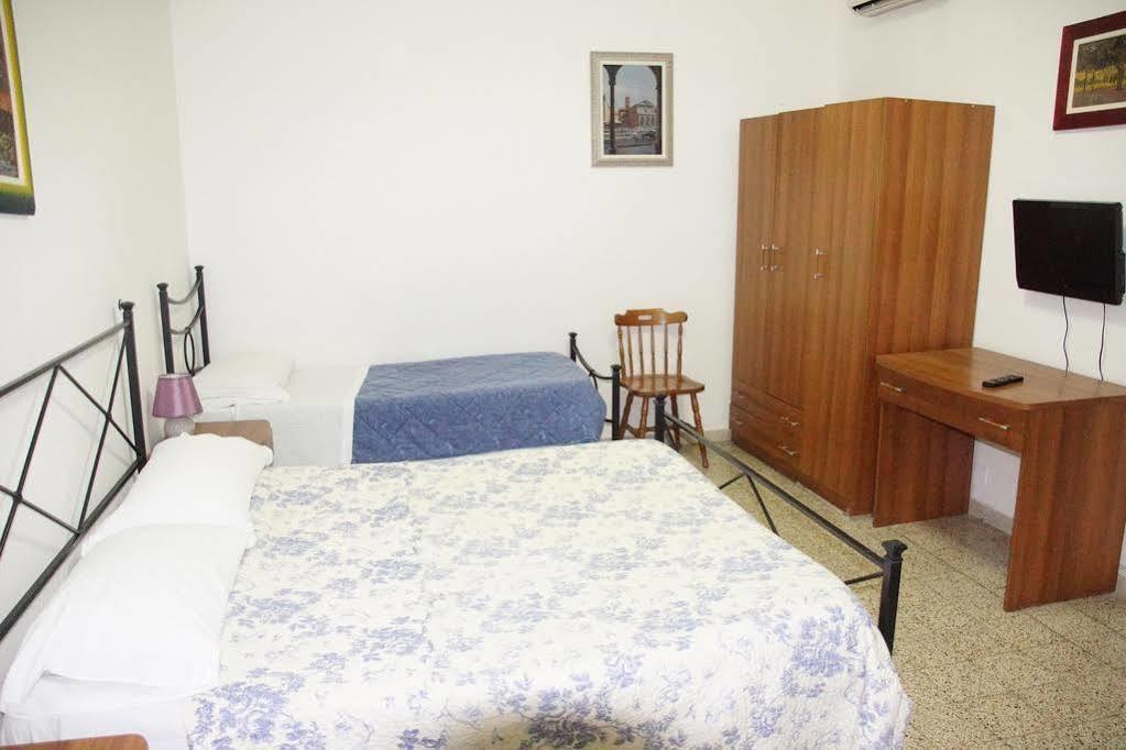 Albergo Pensione Ardenza Self Check-In Livorno Exteriér fotografie